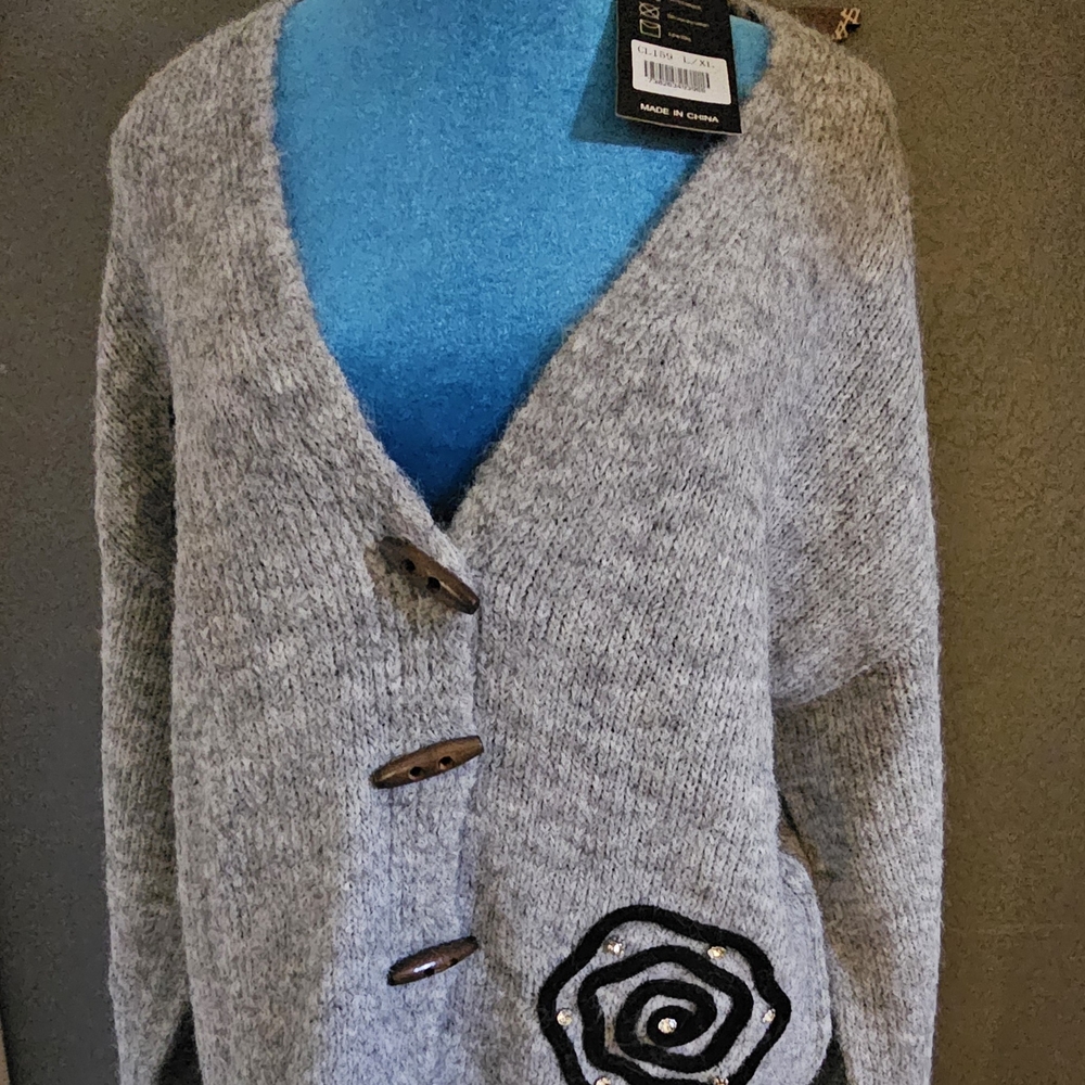 Elegant Gray Women's Cardigan with Button Detail